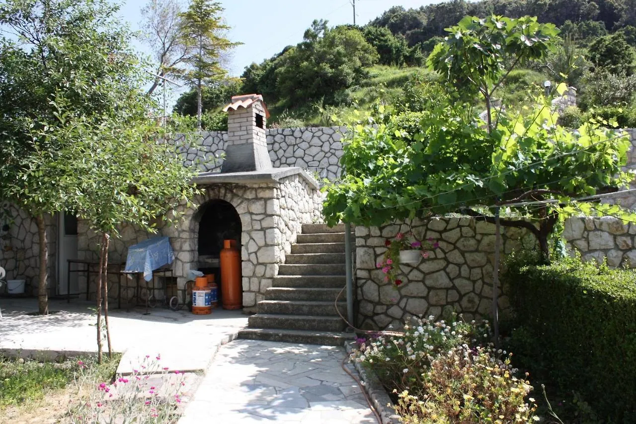 Apartment Supetarska Draga - Donja 2001B